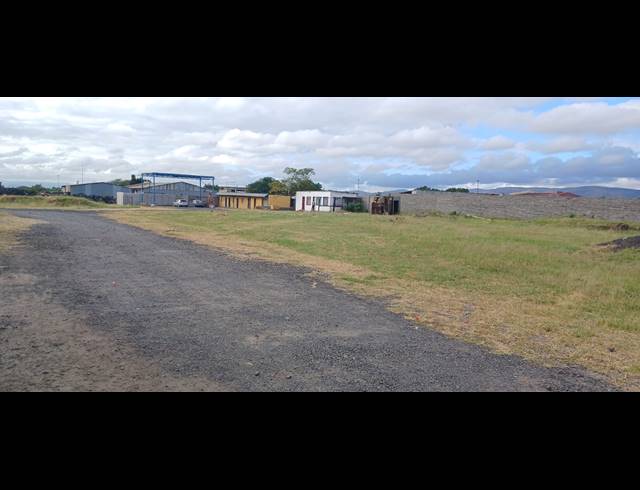 1,939M² WAREHOUSE FOR SALE IN TLHABANE